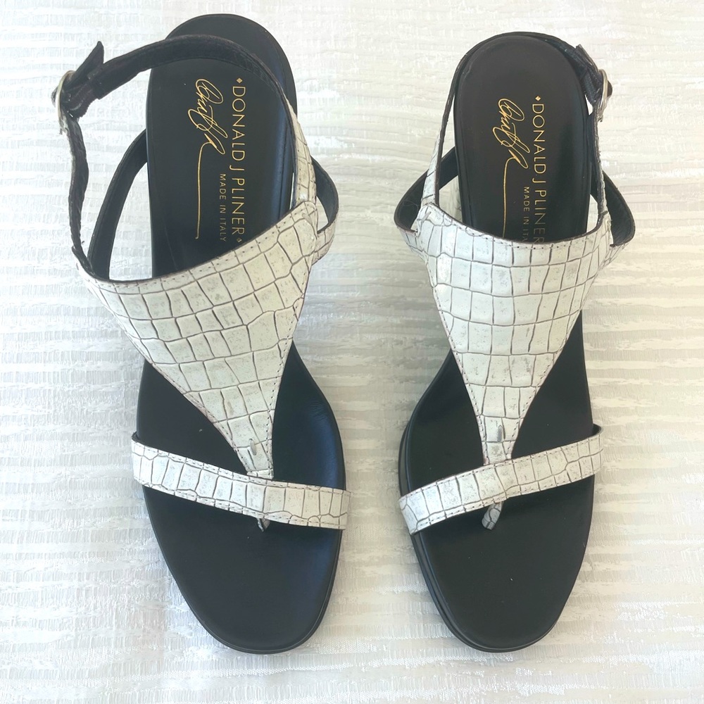 Donald Pliner, made in Italy New, Never Worn , White Embossed Heels
